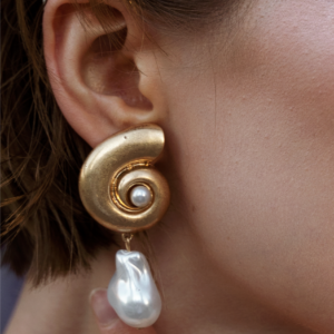 Aretes caracol con perla